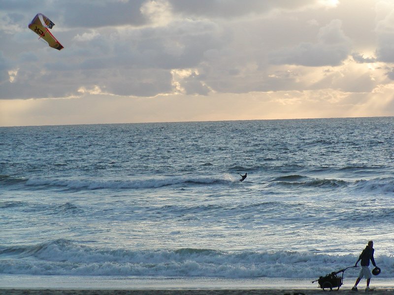 Kitesurfing